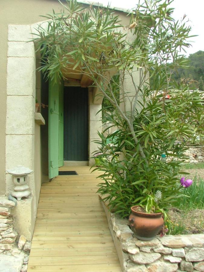Le Frangipanier Hotell Le Barroux Exteriör bild