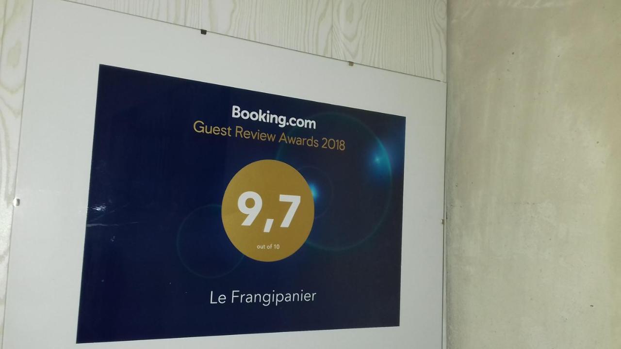 Le Frangipanier Hotell Le Barroux Exteriör bild