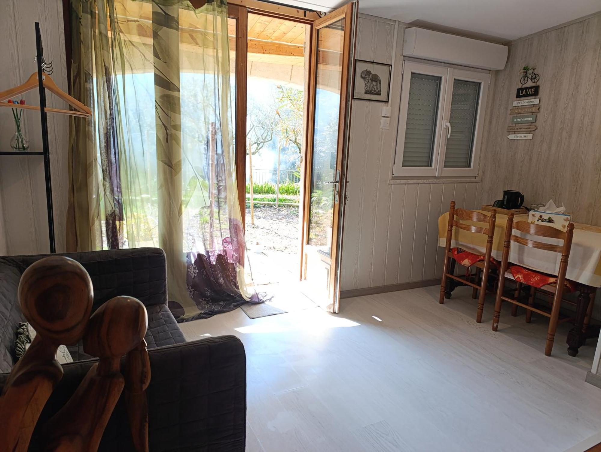 Le Frangipanier Hotell Le Barroux Rum bild